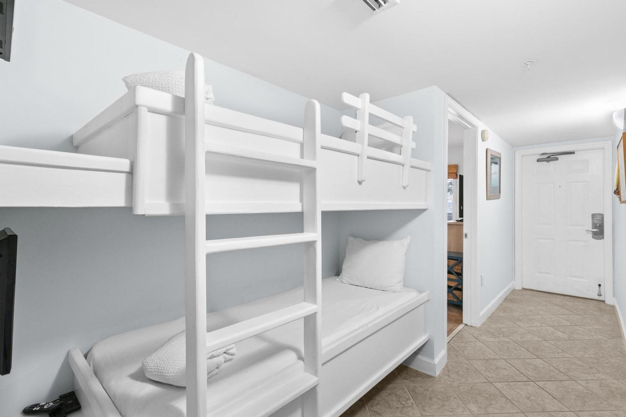 Pelican Isle Condominiums Форт Уолтон Бич Экстерьер фото